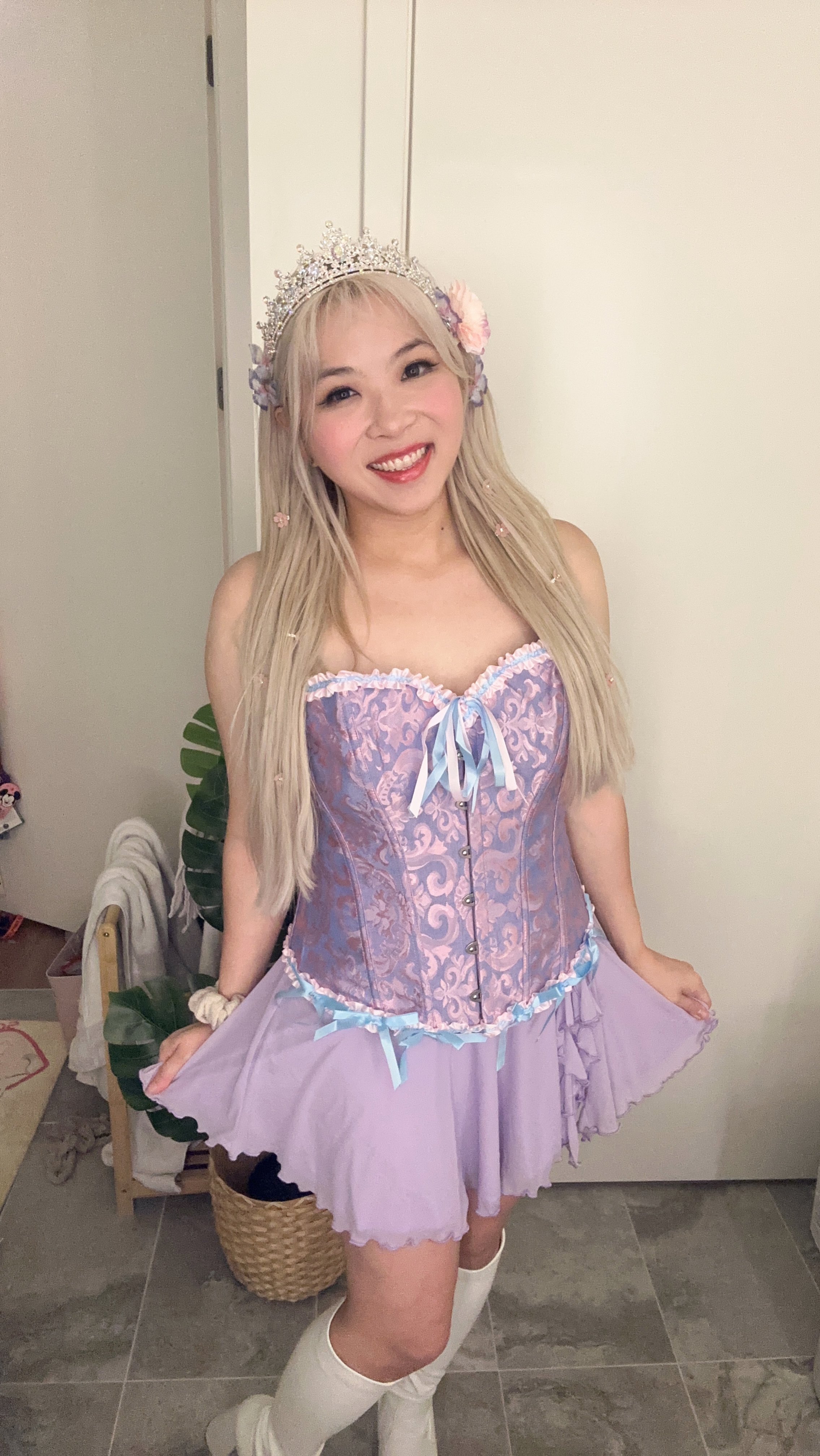 Yvonnie nude 3