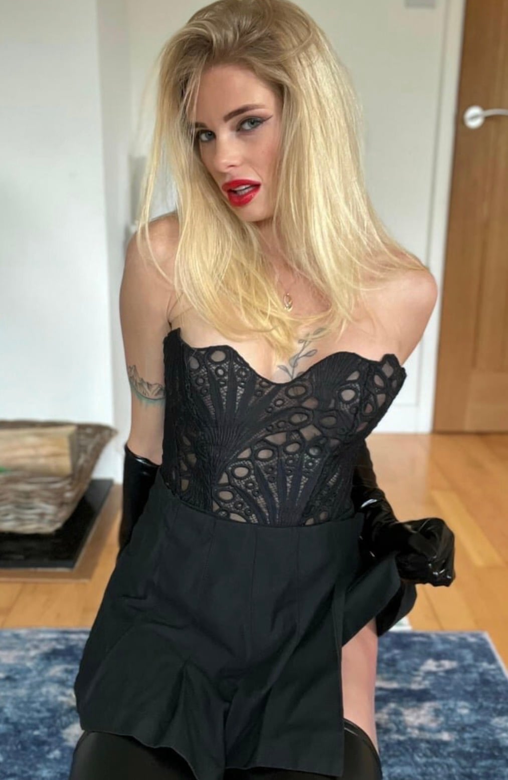 Zara Deeley nude 1