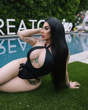 Zara Goxx nude 6