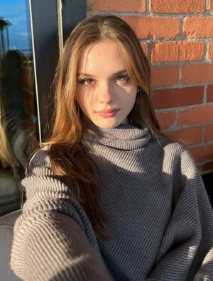 Zeynep Telefoncu nude 4