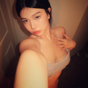 Zhang Xinmu nude 12