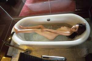 Zhao Wei Yi nude 8
