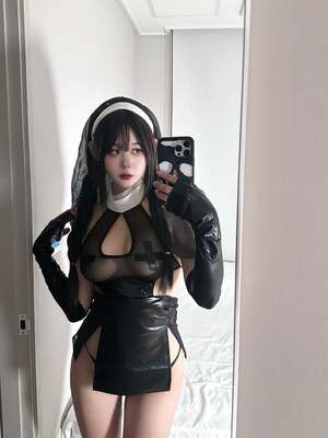 Zia Kwon nude 10
