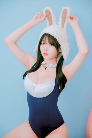 Zia Kwon nude 5