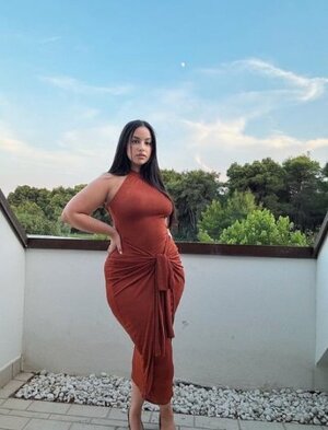 Zina Hadid nude 8