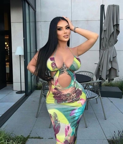 Ziza Pajaziti nude 6