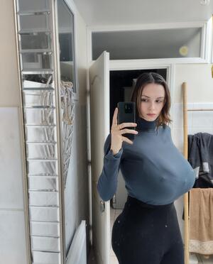 Zoepcbh nude 5