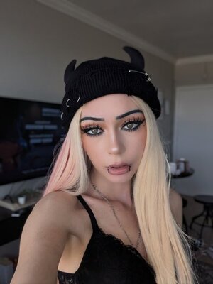 Zoey Bangs nude 5