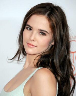 Zoey Deutch nude 5