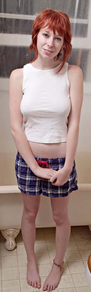 Zoey Nixon nude 5