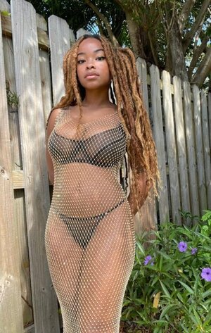 Zuri Bella Rose nude 12