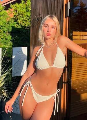 Zuza Fijak nude 1